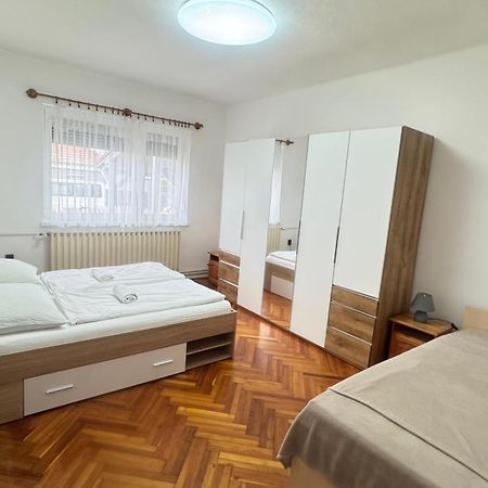 Pingvin Cukraszda Apartman Balatonmariafurdo Luaran gambar