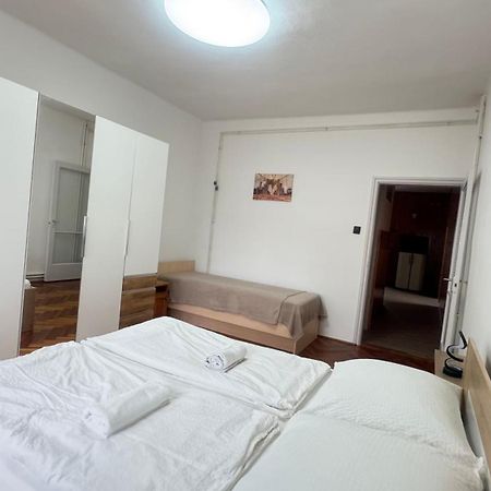 Pingvin Cukraszda Apartman Balatonmariafurdo Luaran gambar