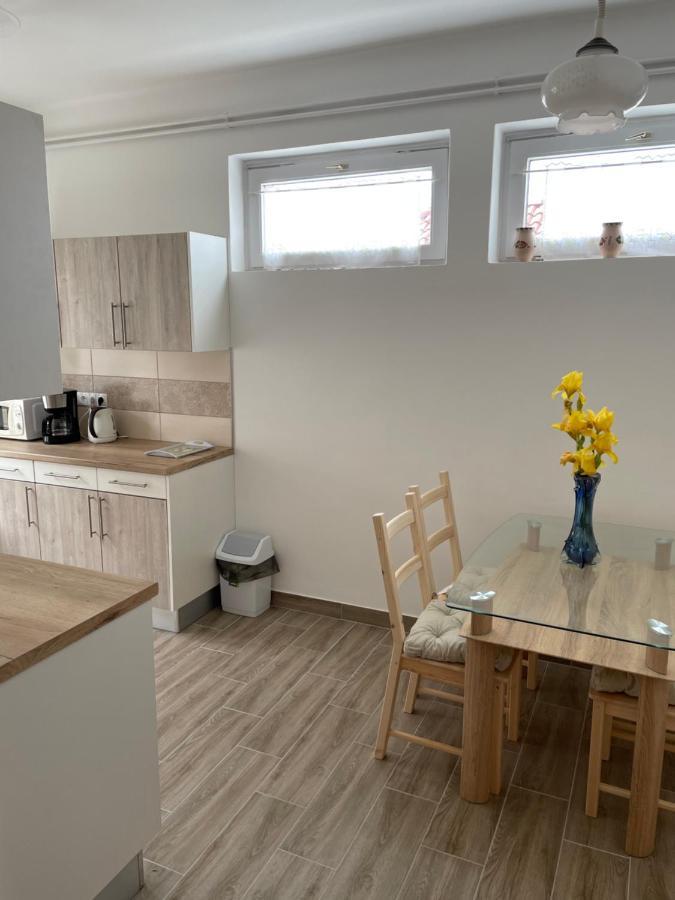 Pingvin Cukraszda Apartman Balatonmariafurdo Luaran gambar